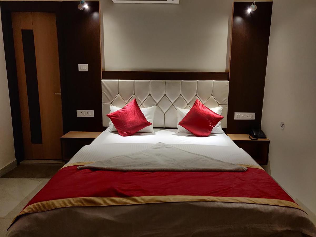 Hotel Benaras Gharana Inn Varanasi Luaran gambar